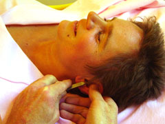 Ohr-Akupunkt-Massage